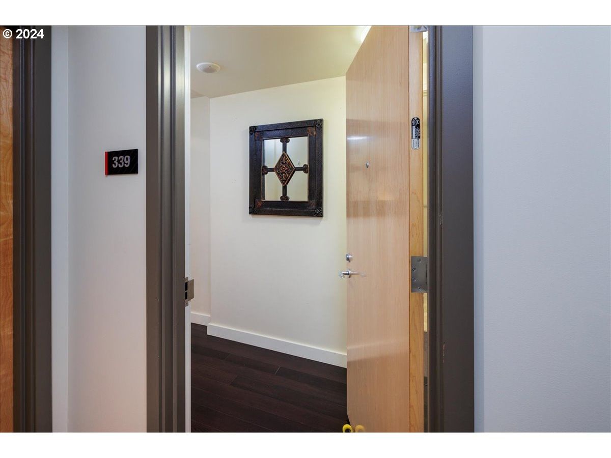 Listing photo 4 of 23, 3601 S RIVER PKWY #339, Portland, OR, 97239