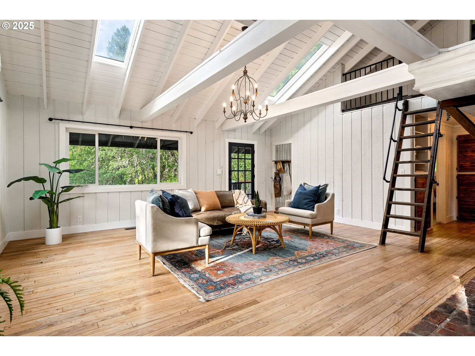 Listing photo 5 of 48, 988 SAVAGE CREEK RD, Grants Pass, OR, 97527