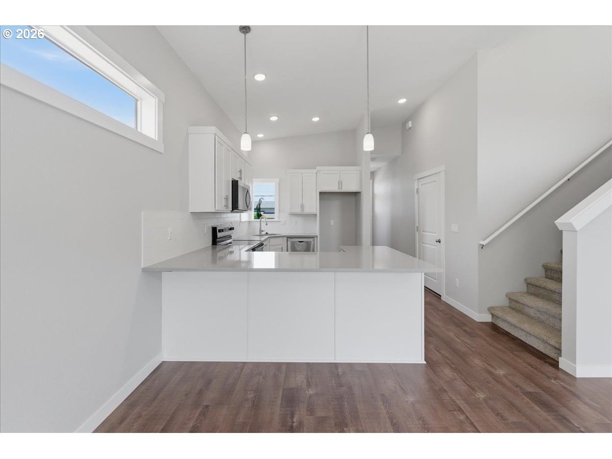 Listing photo 4 of 26, 1425 2nd ST, Columbia City, OR, 97018