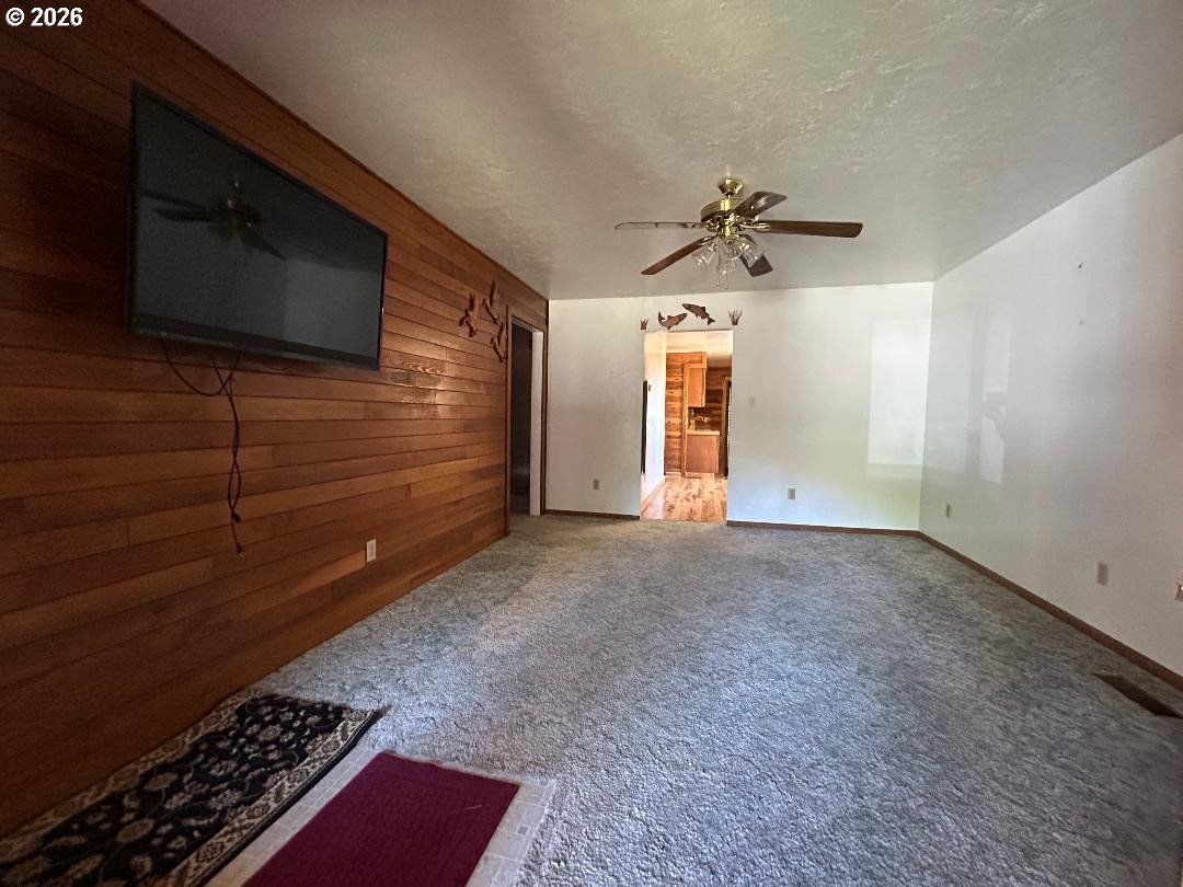 Listing photo 5 of 34, 238 DAWSON ST, Halfway, OR, 97834