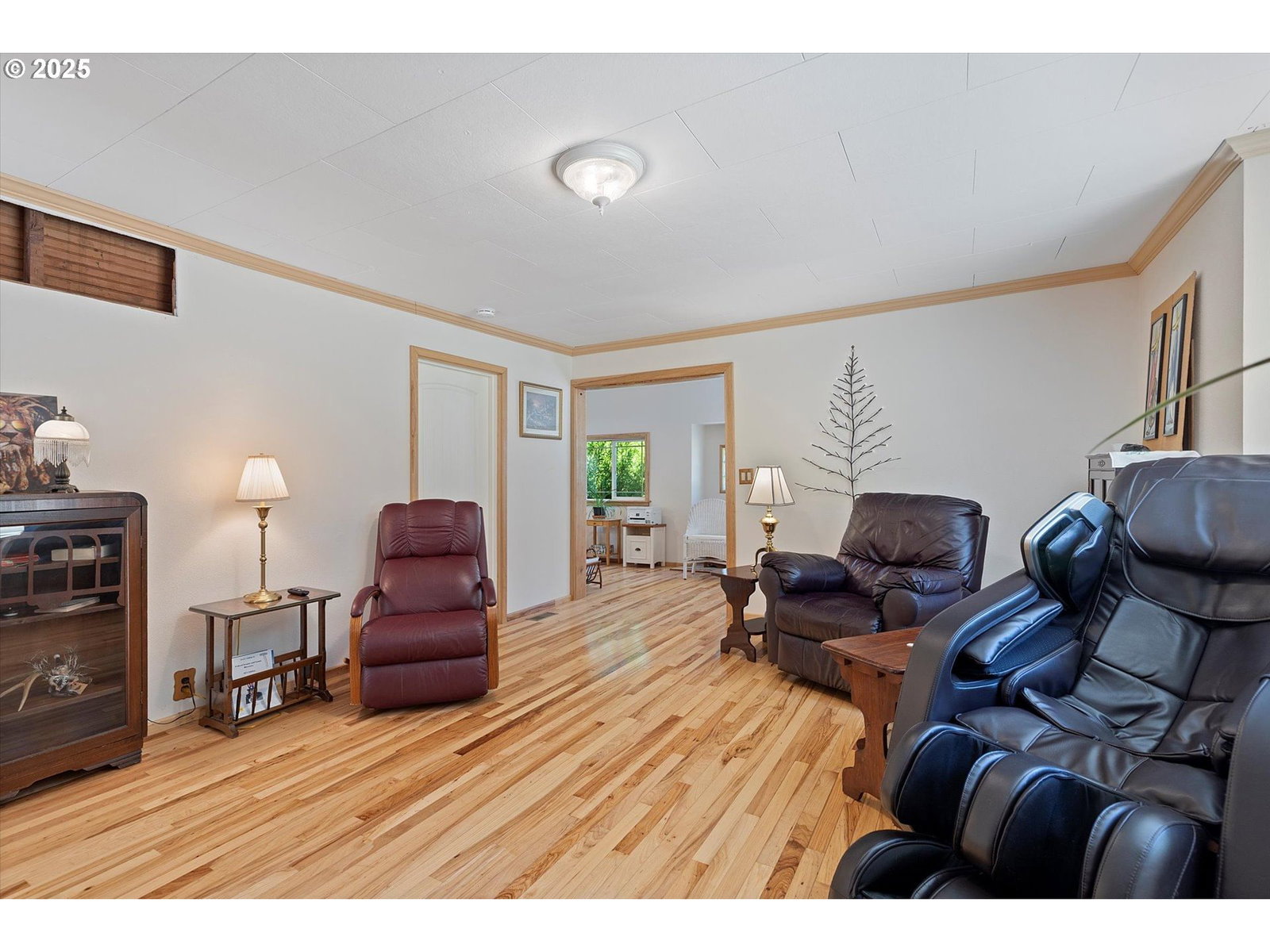 Listing photo 4 of 45, 935 NE HIGHWAY 20, Toledo, OR, 97391