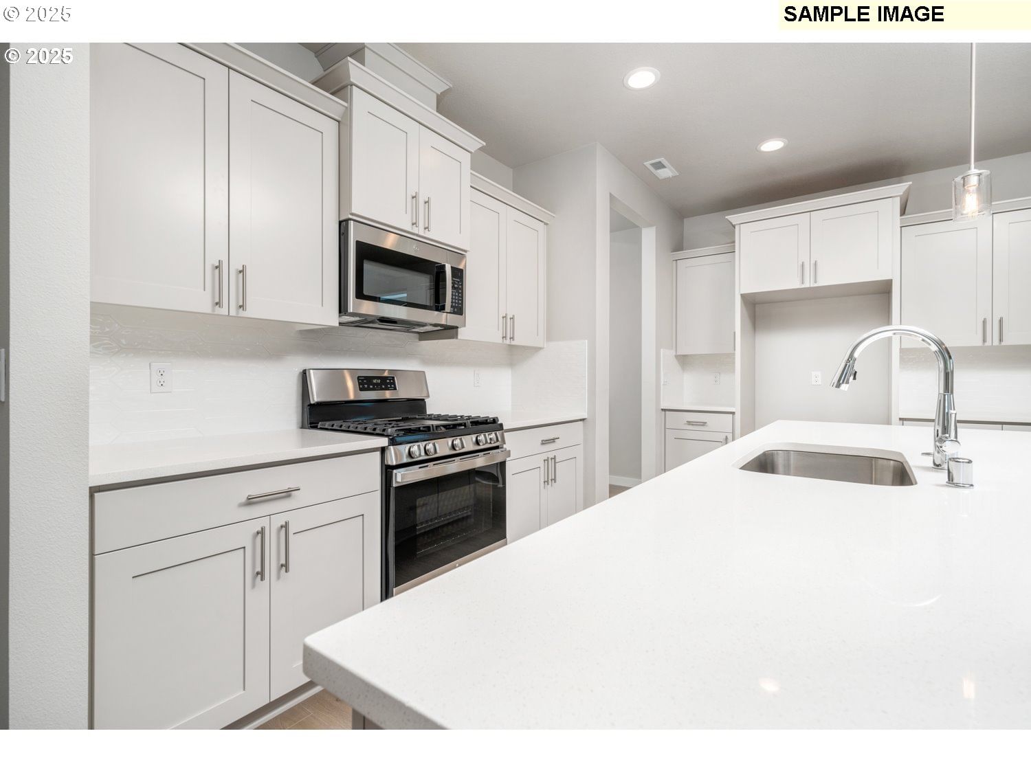 Listing photo 4 of 18, 209 N 89TH LOOP #243, Ridgefield, WA, 98642