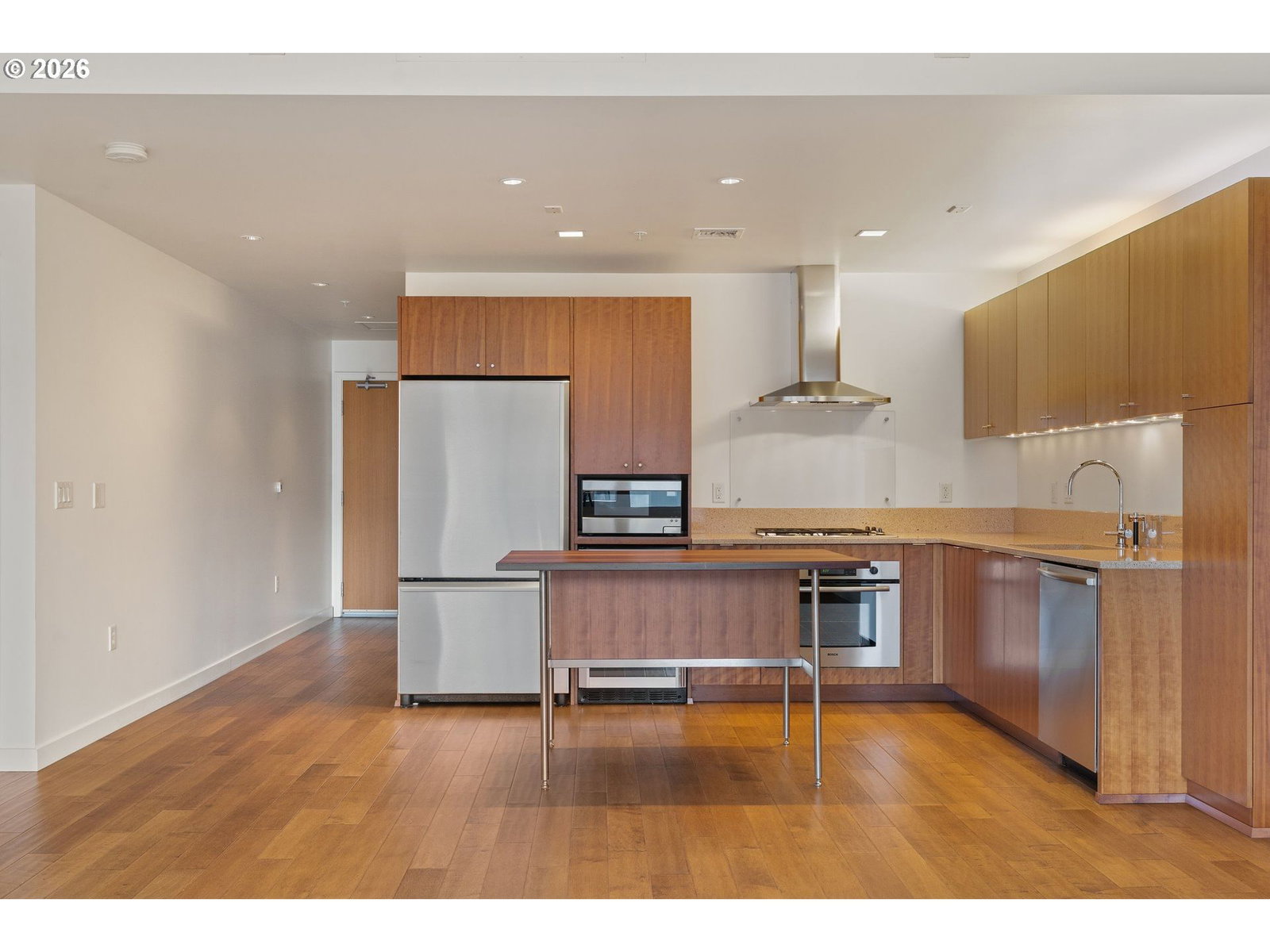 Listing photo 4 of 29, 836 S CURRY ST #706, Portland, OR, 97239