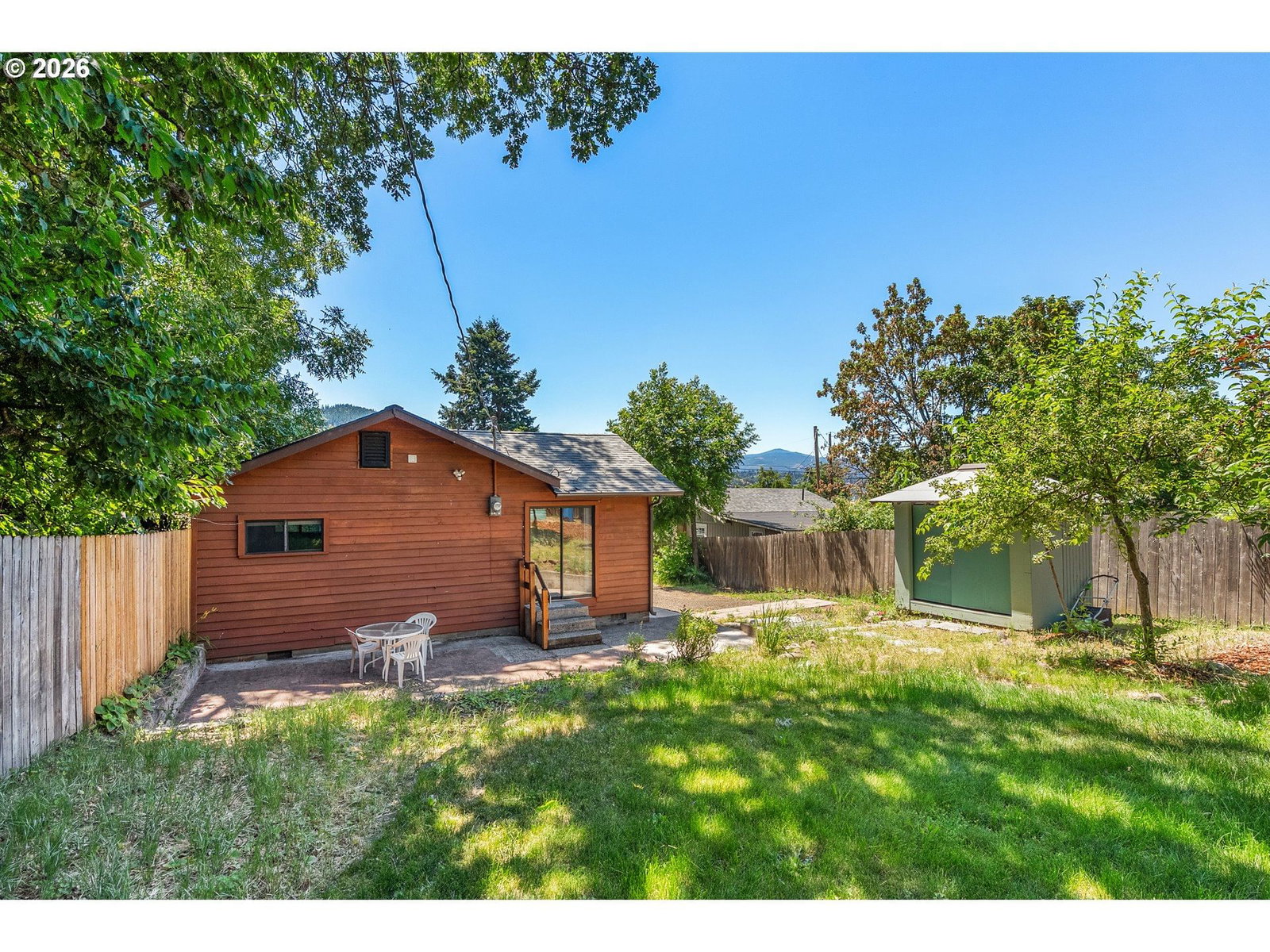 Listing photo 5 of 25, 210 W FRANKLIN ST, Bingen, WA, 98605
