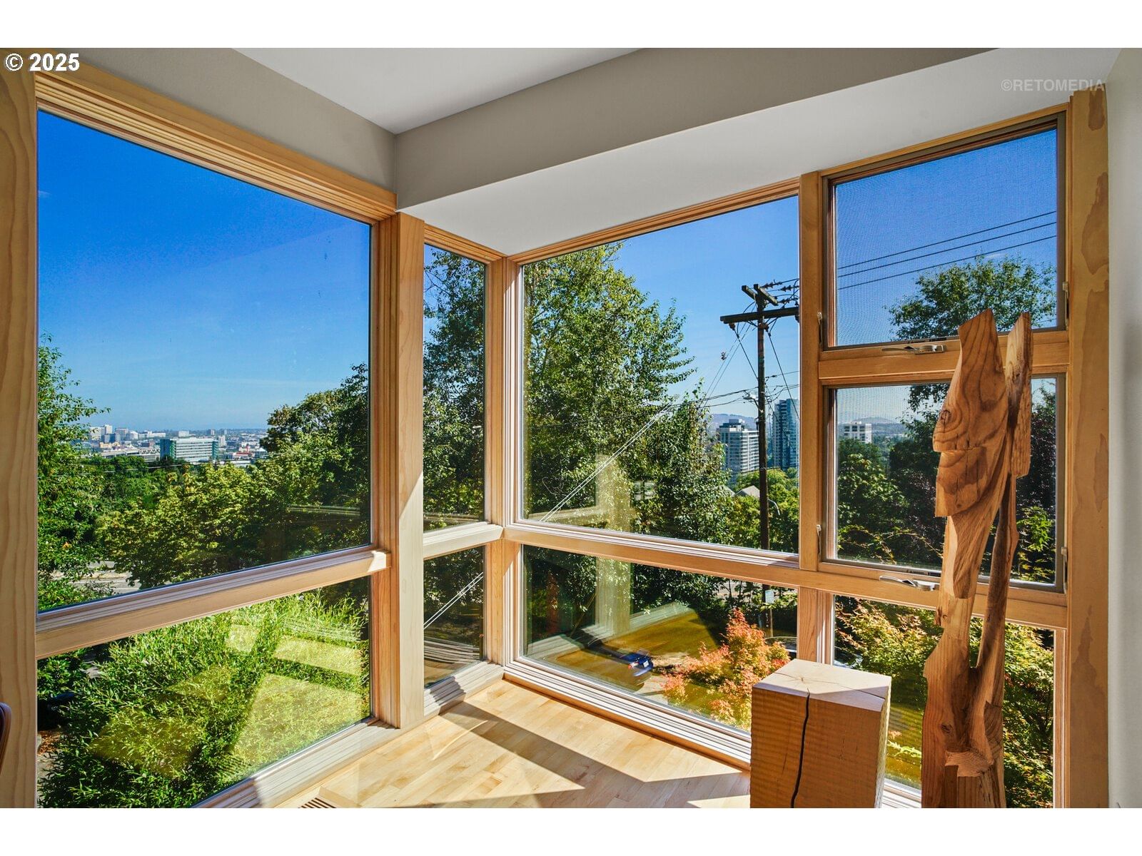 Listing photo 5 of 37, 3907 SW VIEW POINT TER, Portland, OR, 97239