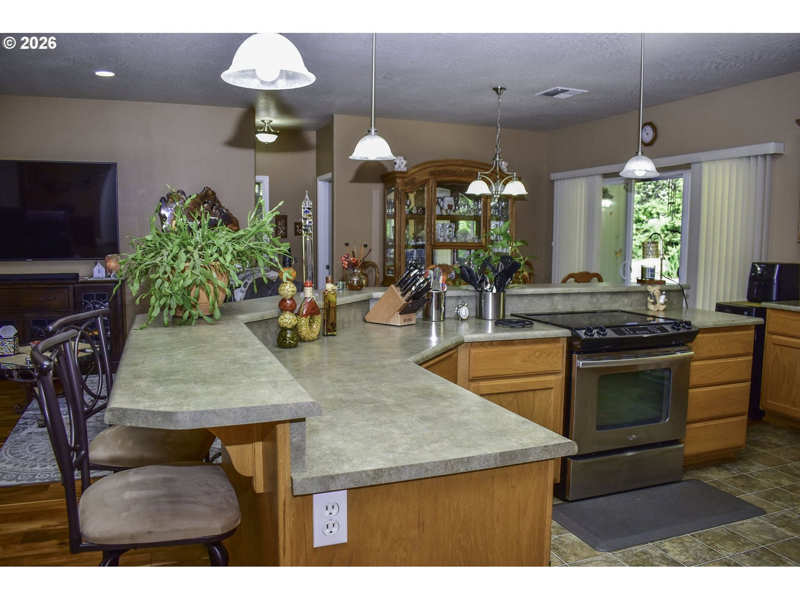 Listing photo 4 of 31, 799 Three Pines RD, Grants Pass, OR, 97526