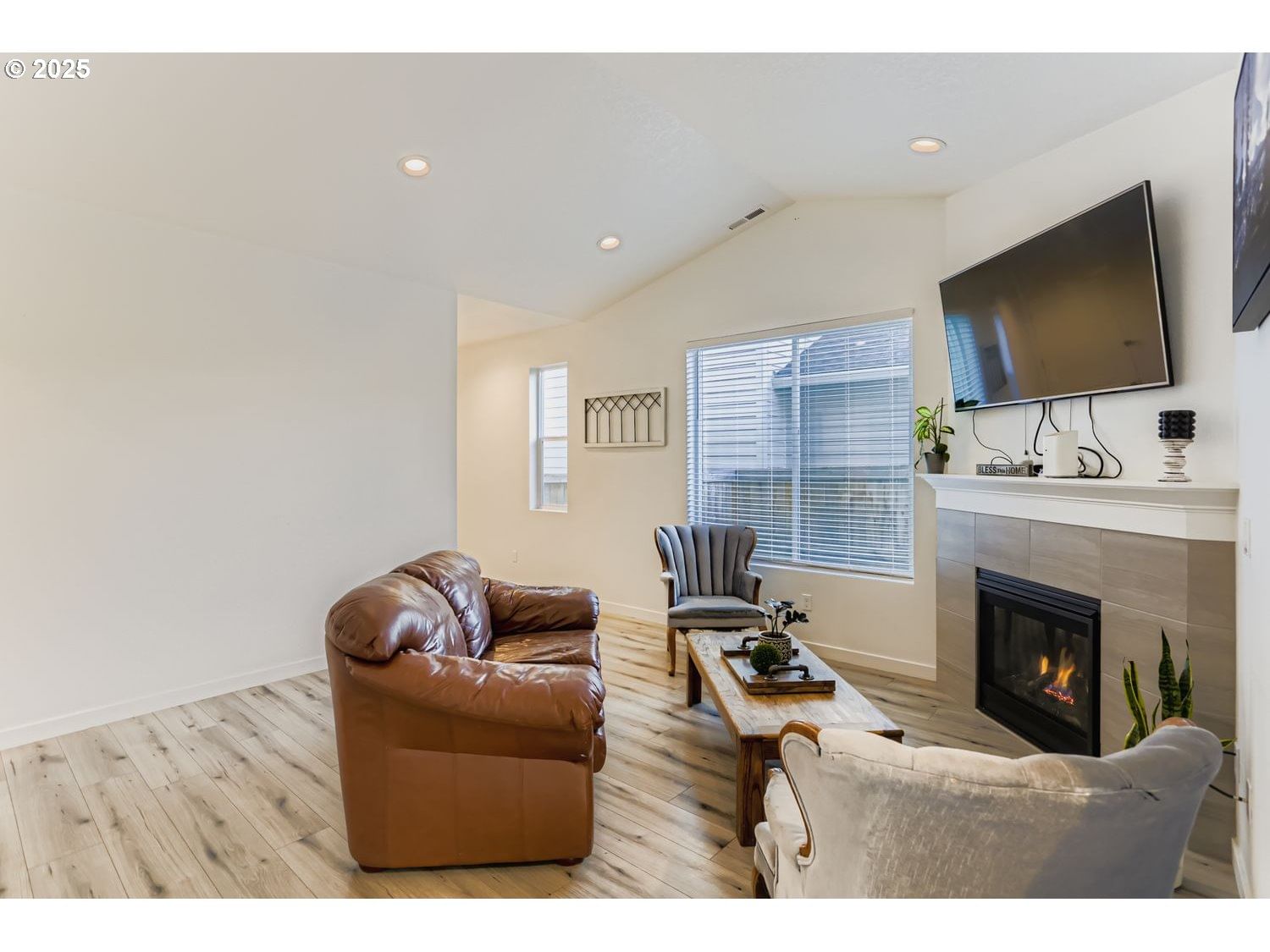 Listing photo 4 of 27, 234 W 18TH ST, Lafayette, OR, 97127