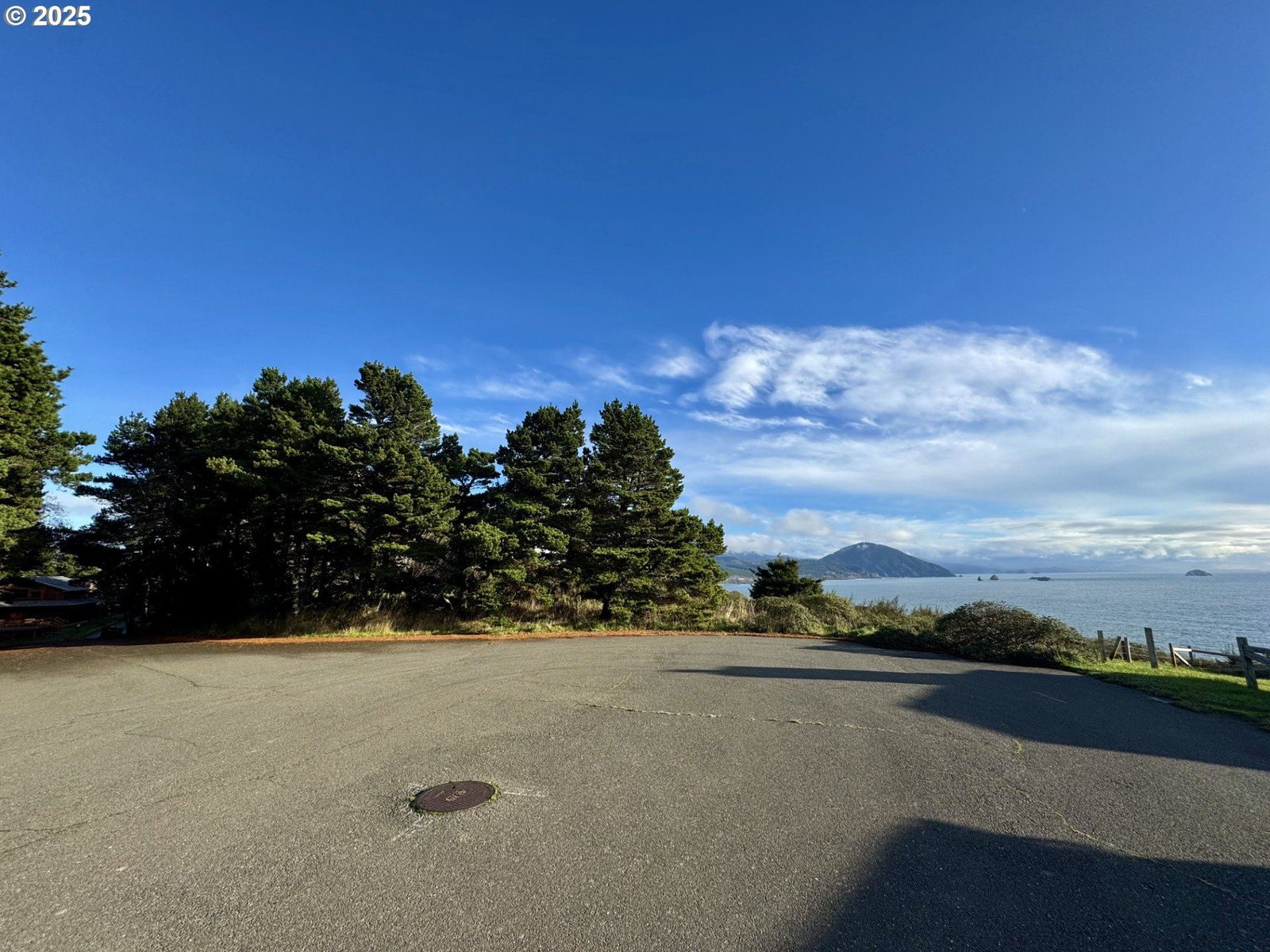 Listing photo 5 of 16, 805 KING ST, Port Orford, OR, 97465