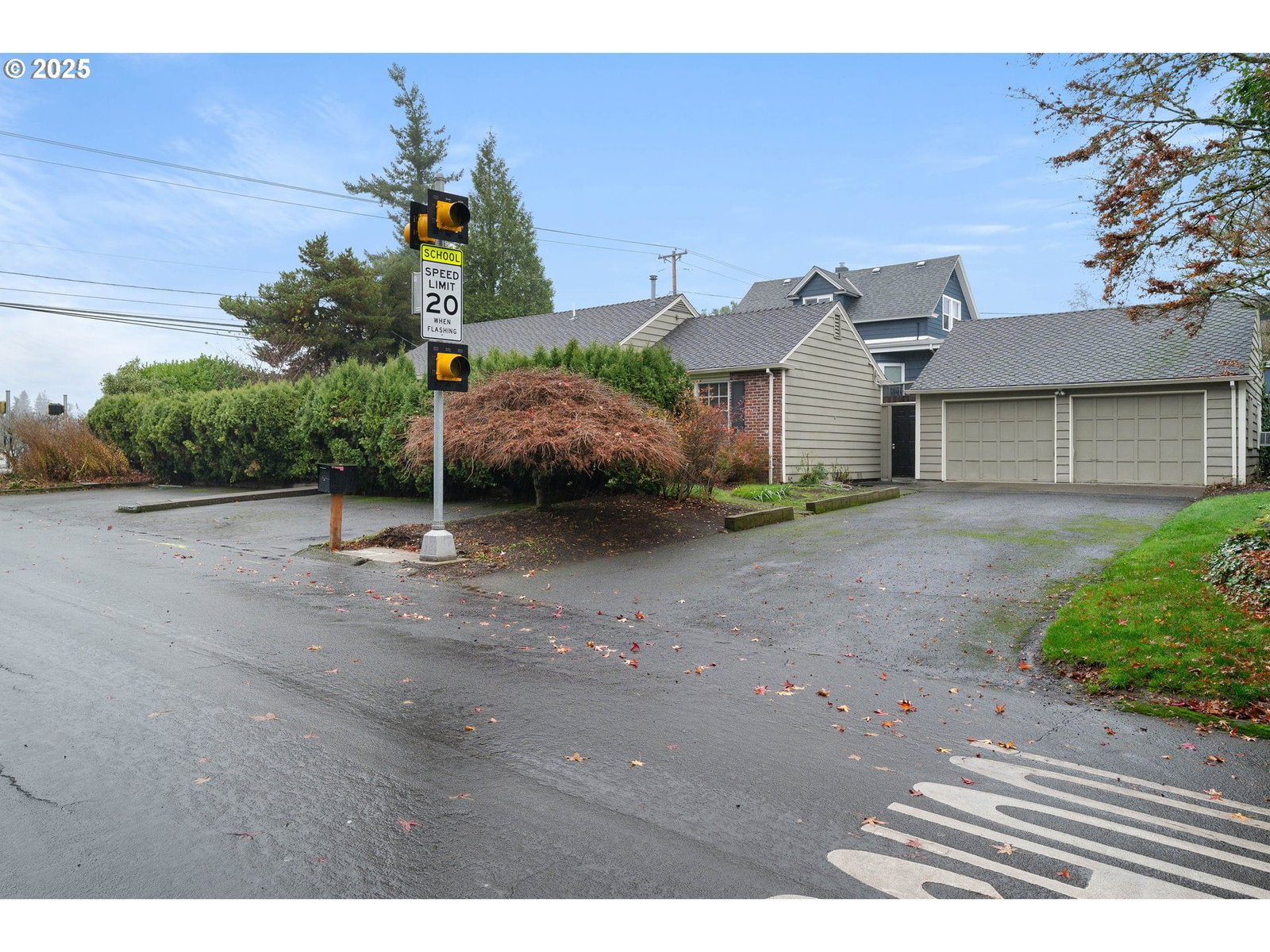 Listing photo 4 of 39, 7799 SW MONTCLAIR DR, Portland, OR, 97225