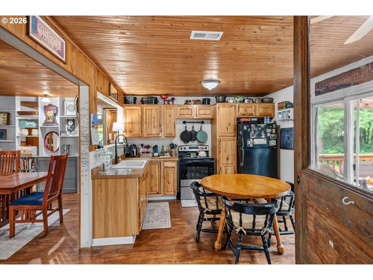 Listing photo 4 of 29, 22606 MILK RANCH RD, Scotts Mills, OR, 97375