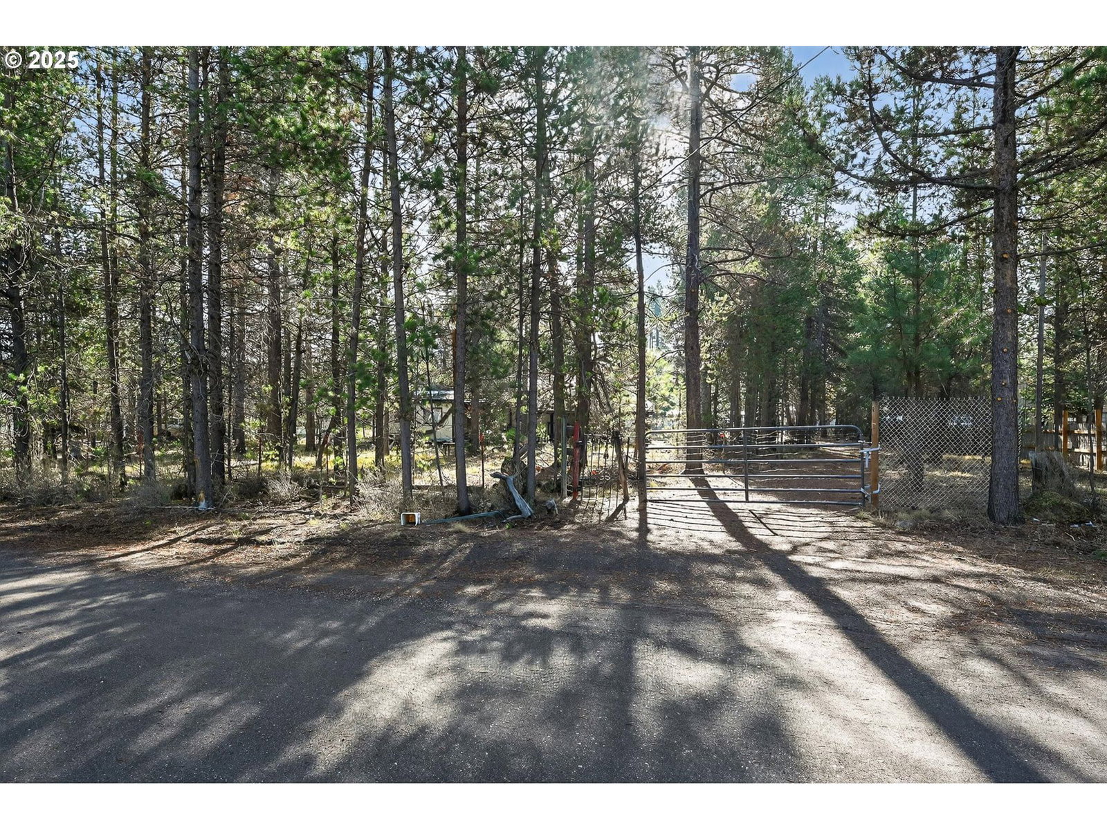 Listing photo 5 of 38, 16157 ELKHORN LN, La Pine, OR, 97739