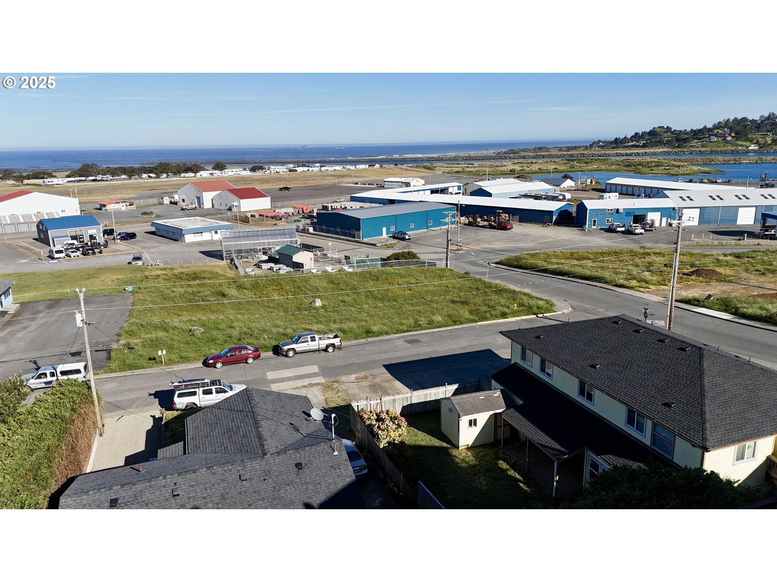 Listing photo 4 of 37, 29832 MARY ST, Gold Beach, OR, 97444