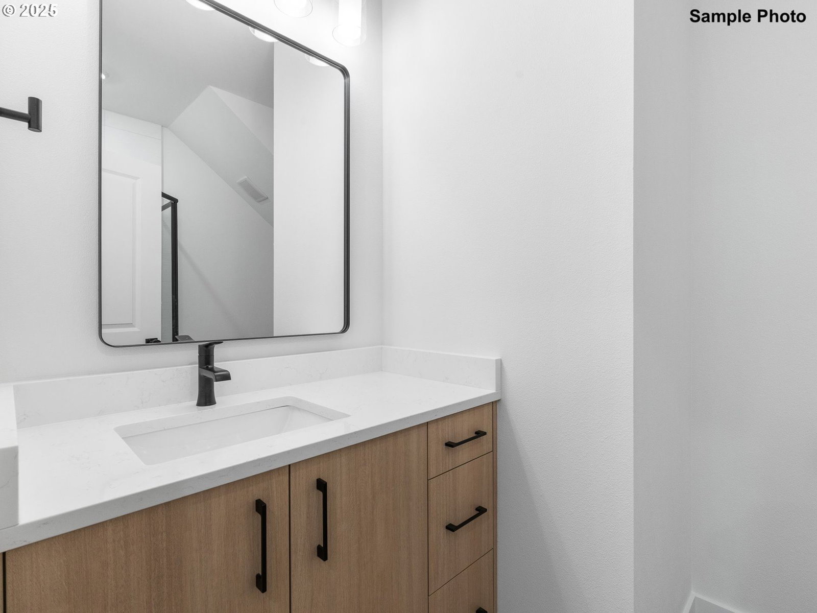 Listing photo 5 of 10, 3843 N Willis BLVD #3, Portland, OR, 97217