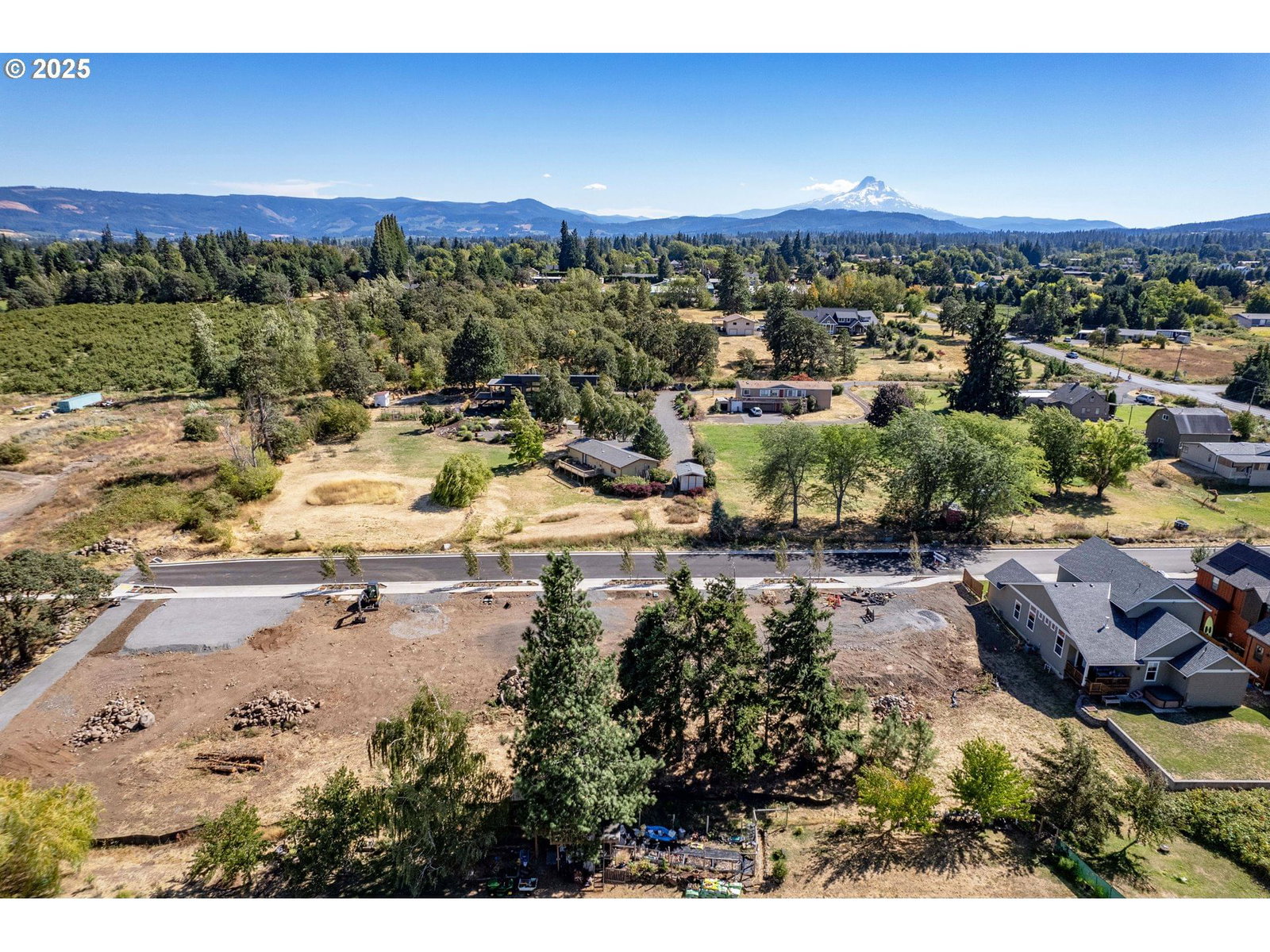 Listing photo 5 of 17, CARR DR #Lot 1, Hood River, OR, 97031
