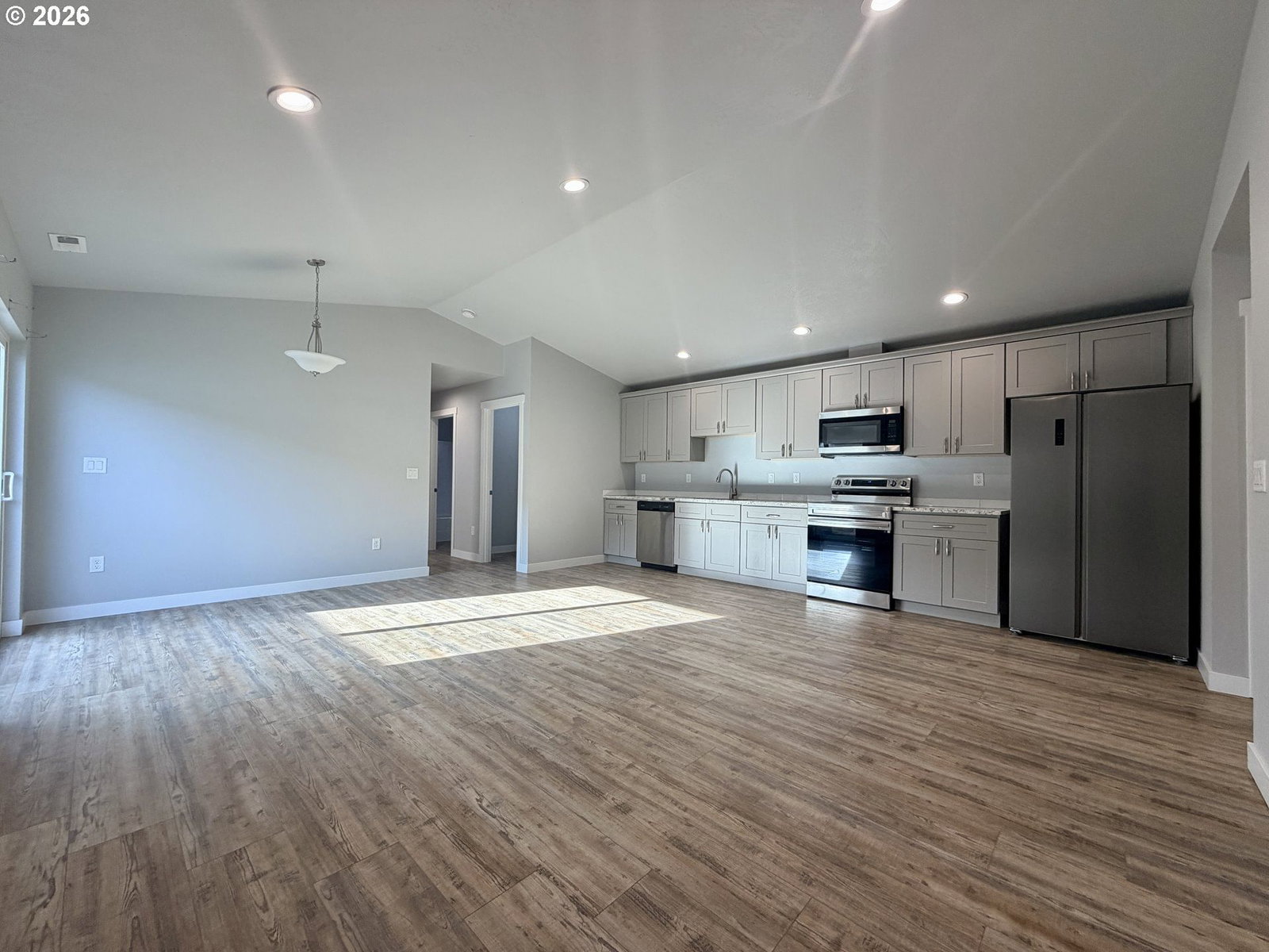 Listing photo 4 of 19, 140 SE EIGHTH CT, Irrigon, OR, 97844