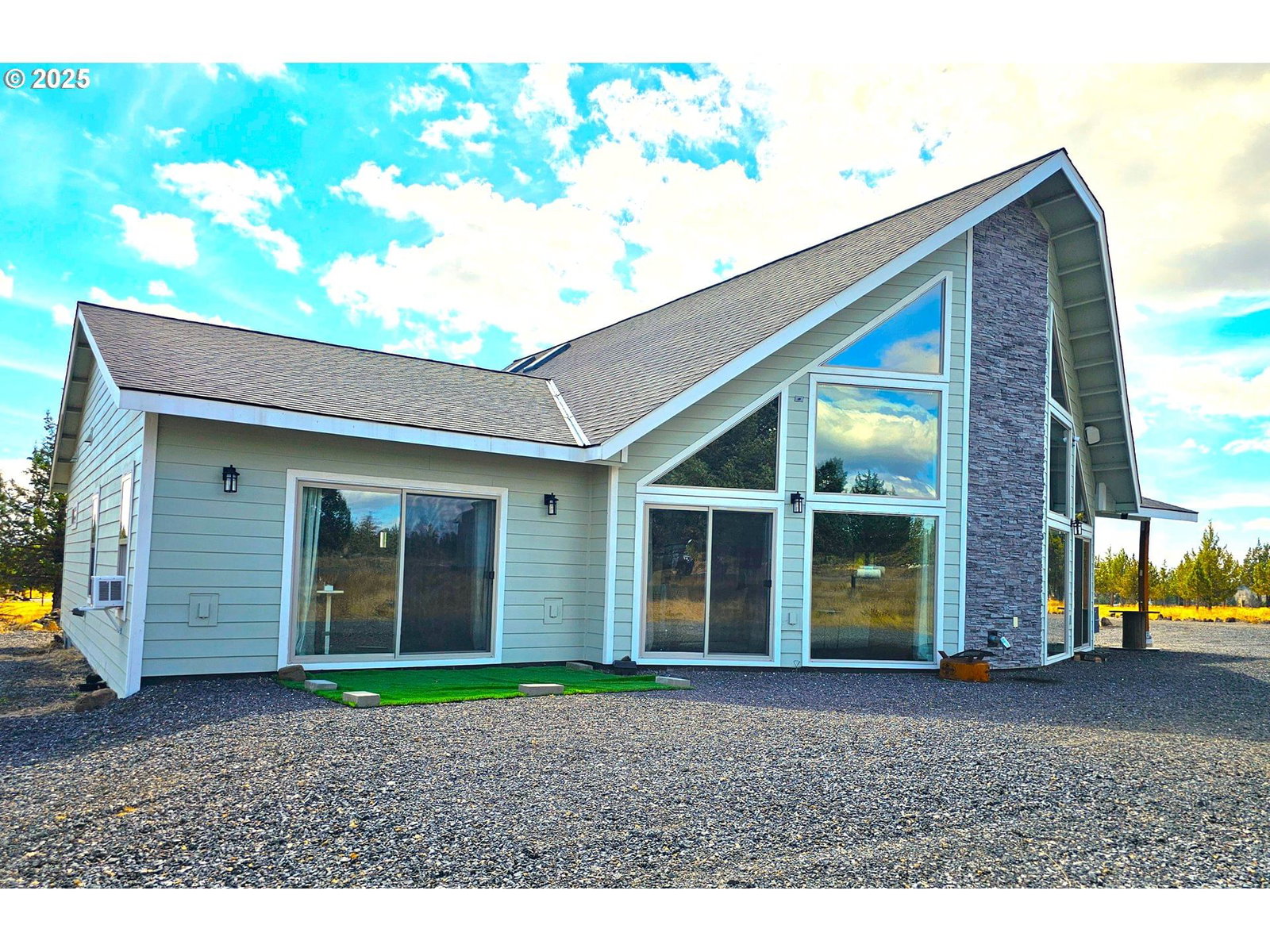 Listing photo 5 of 42, 13422 SW AIRFIELD LN, Culver, OR, 97734