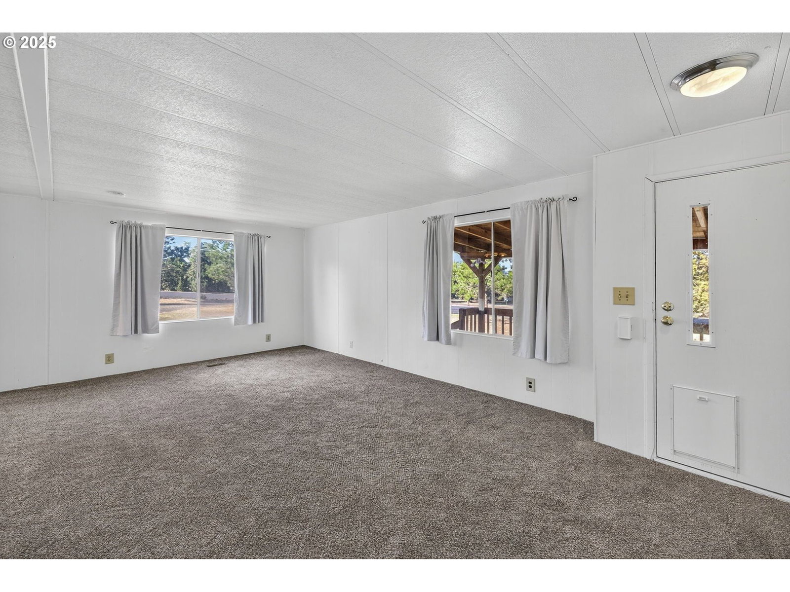 Listing photo 4 of 35, 1384 SE AKINS DR, Prineville, OR, 97754
