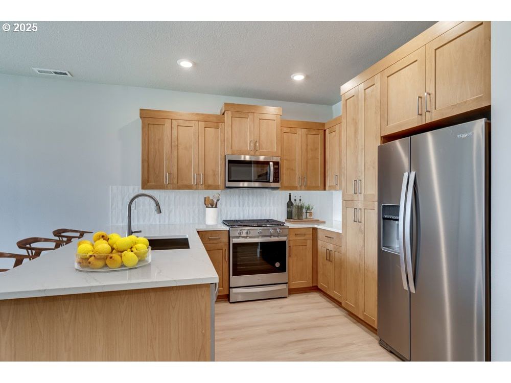 Listing photo 4 of 17, 4220 SE Century BLVD, Hillsboro, OR, 97123