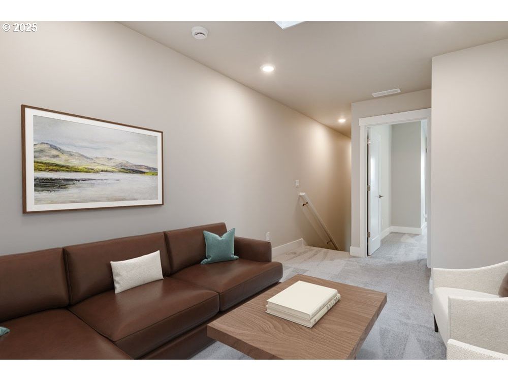 Listing photo 5 of 17, 4220 SE Century BLVD, Hillsboro, OR, 97123
