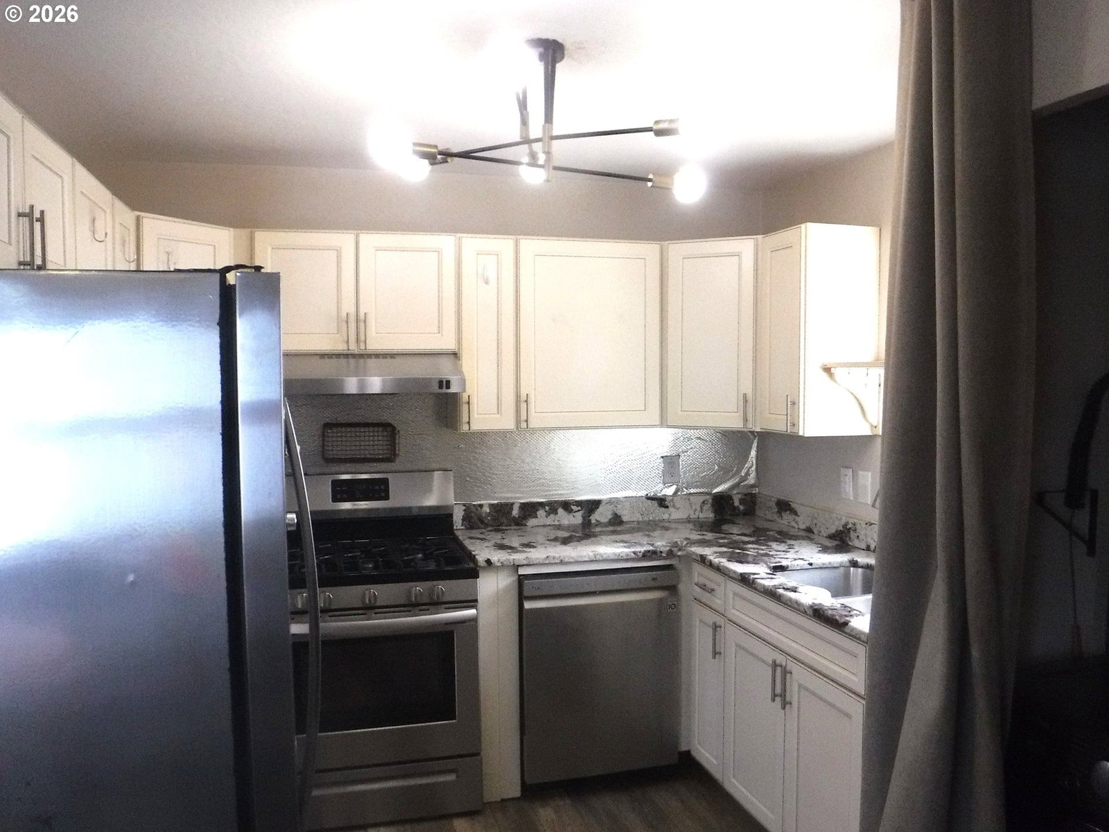Listing photo 4 of 40, 877 PACIFIC AVE, Coos Bay, OR, 97420