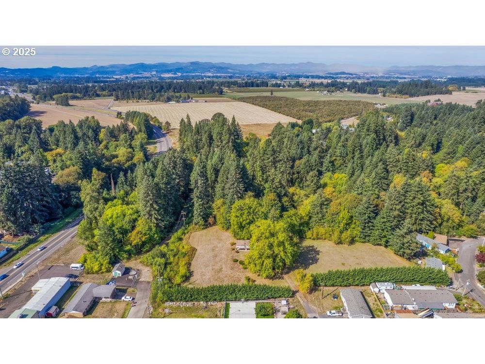 Listing photo 4 of 11, 215 W 5TH ST, Lafayette, OR, 97127