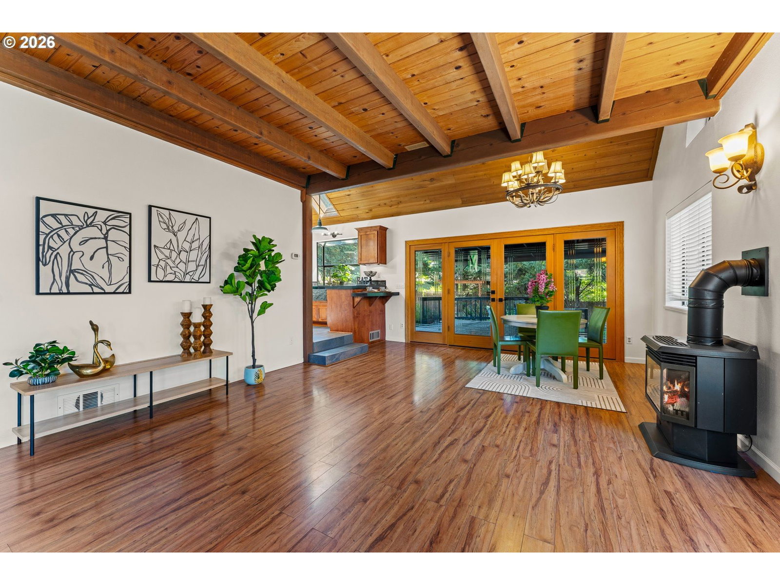Listing photo 4 of 43, 104 NW DAWNHILL CT, Grants Pass, OR, 97526