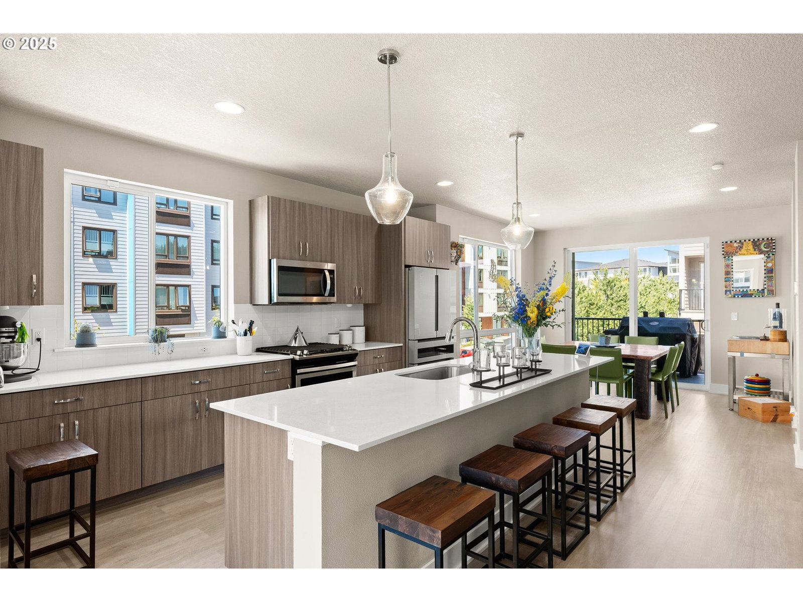 Listing photo 4 of 25, 17163 SW WOODPECKER LN, Beaverton, OR, 97007