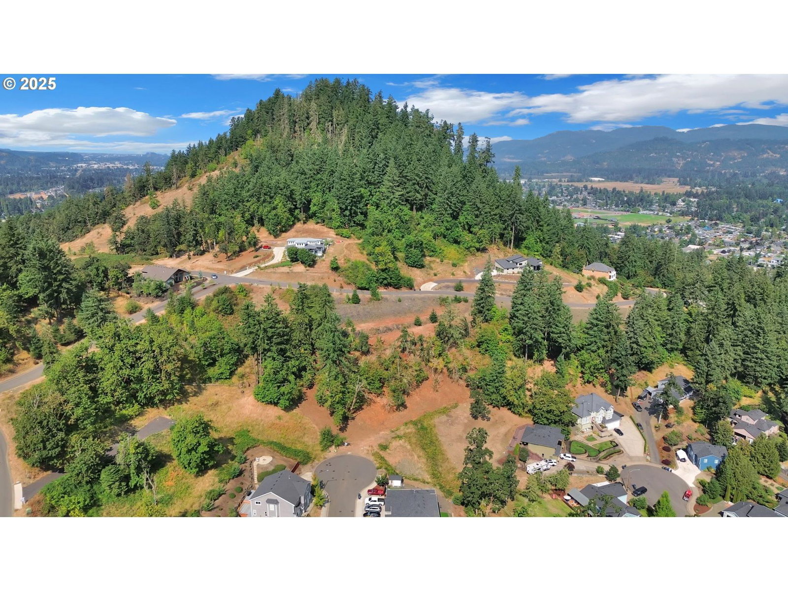 Listing photo 4 of 36, Forest Ridge Dr, Springfield, OR, 97478