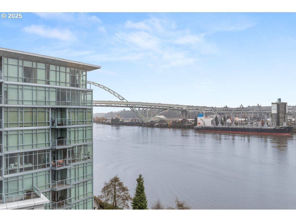 Listing photo 4 of 48, 1260 NW NAITO PKWY #801B, Portland, OR, 97209