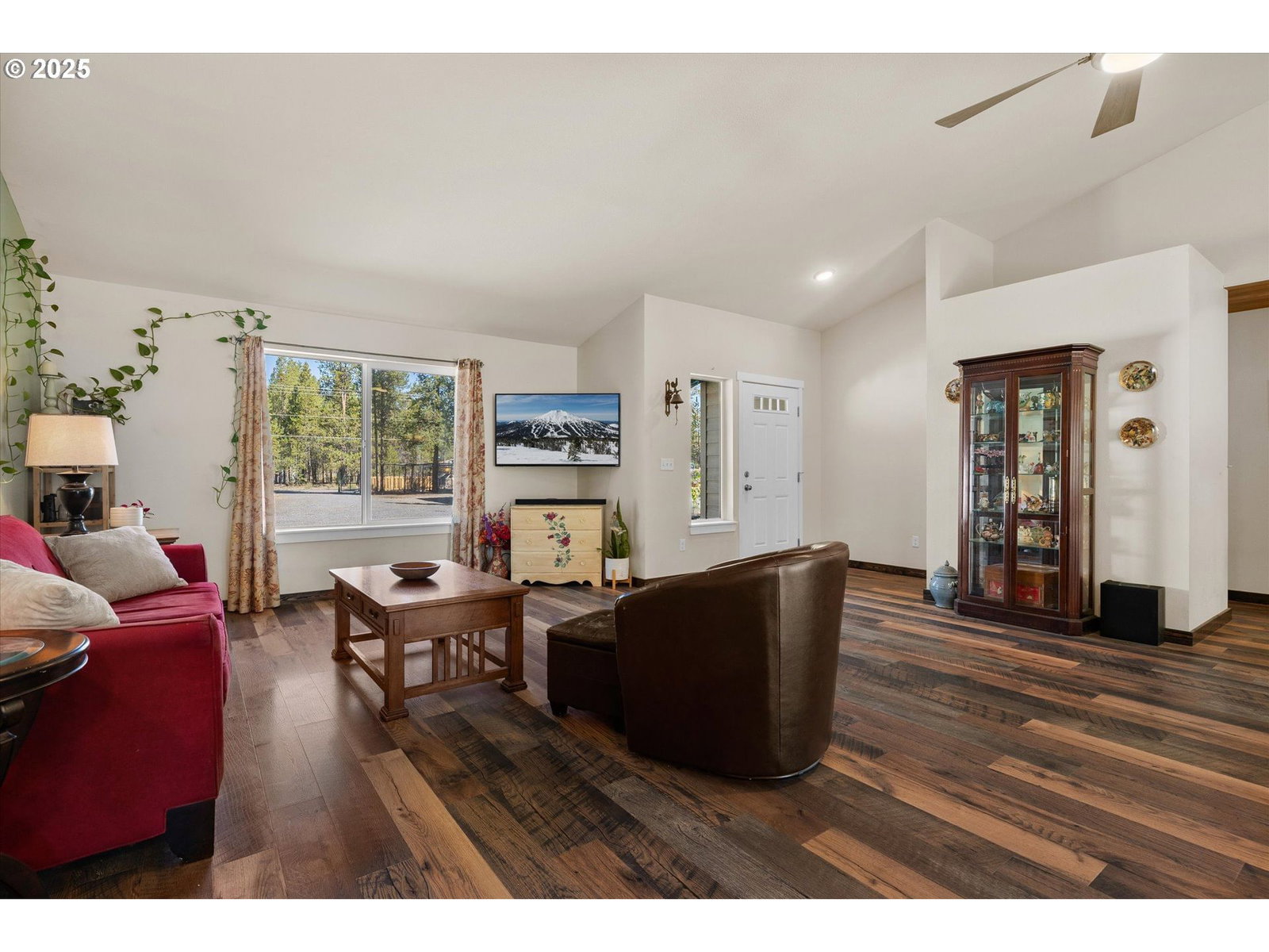 Listing photo 4 of 48, 16245 SPARKS DR, La Pine, OR, 97739