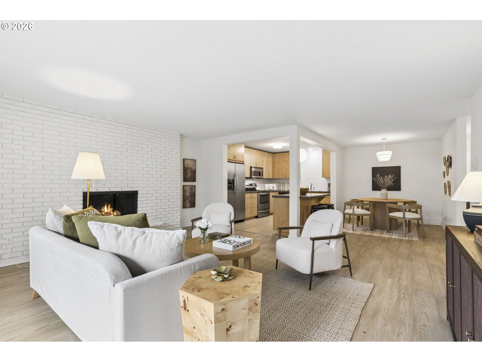 Listing photo 4 of 32, 200 BURNHAM RD #303, Lake Oswego, OR, 97034