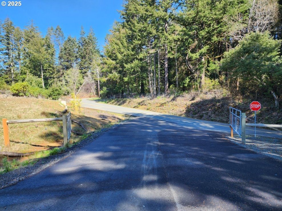 Listing photo 5 of 8, Hubbard LN ##3, Port Orford, OR, 97465