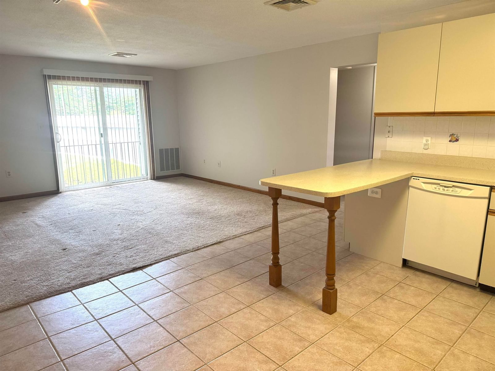 2 Roedean Drive #A201, Nashua, NH 03063 photo 3