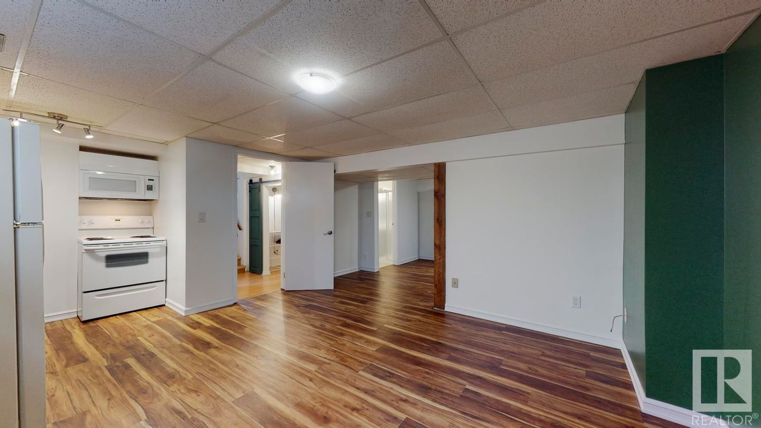 Listing Image 21