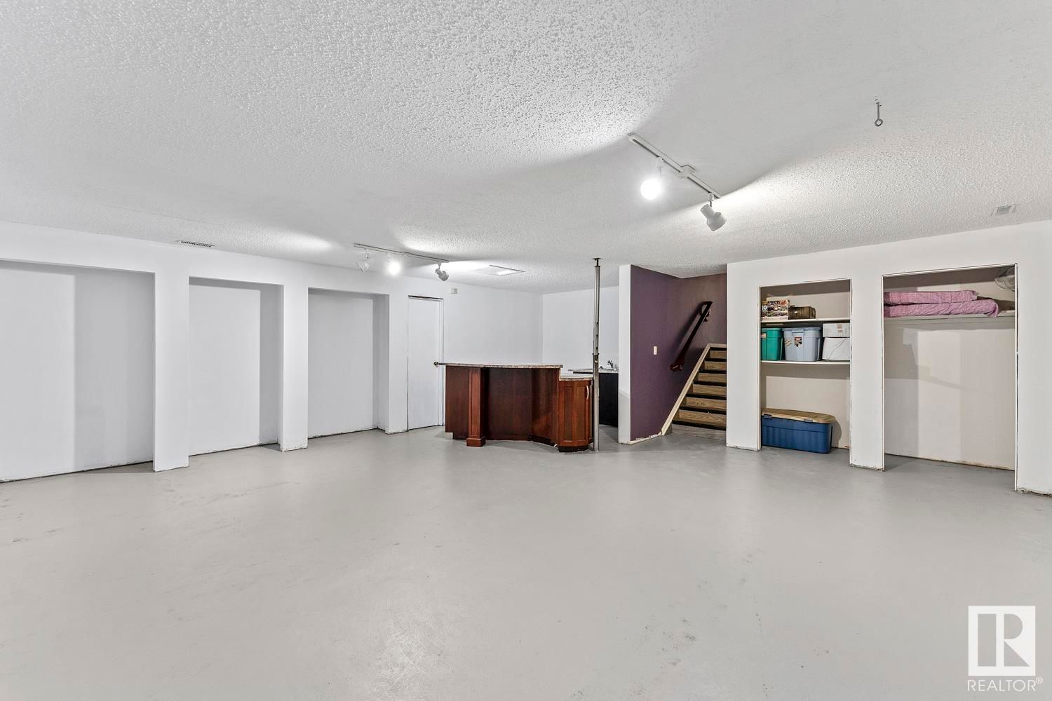 Listing Image 24