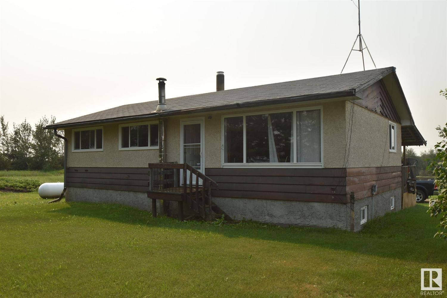 Listing Image 0