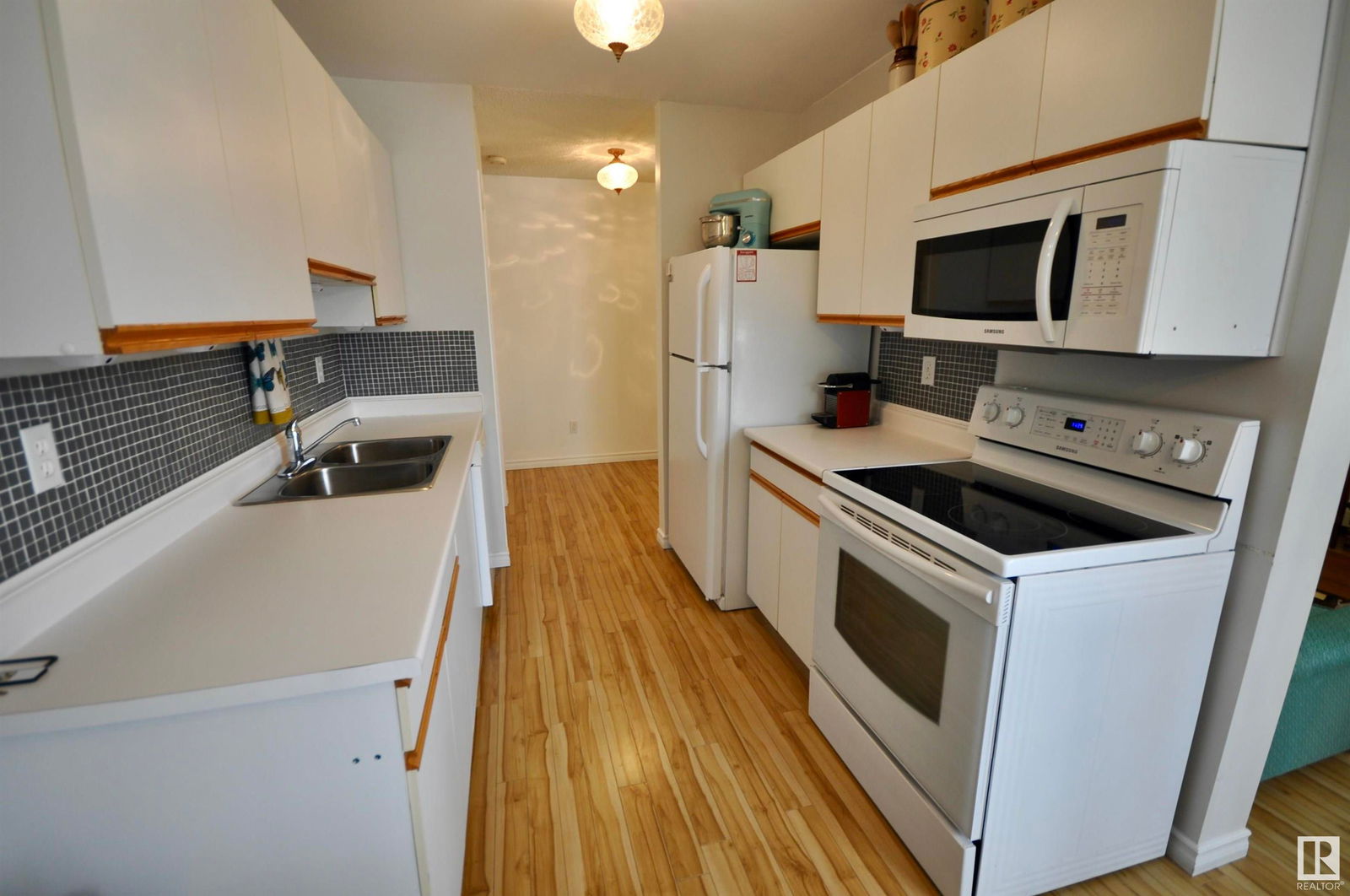 Listing Image 18