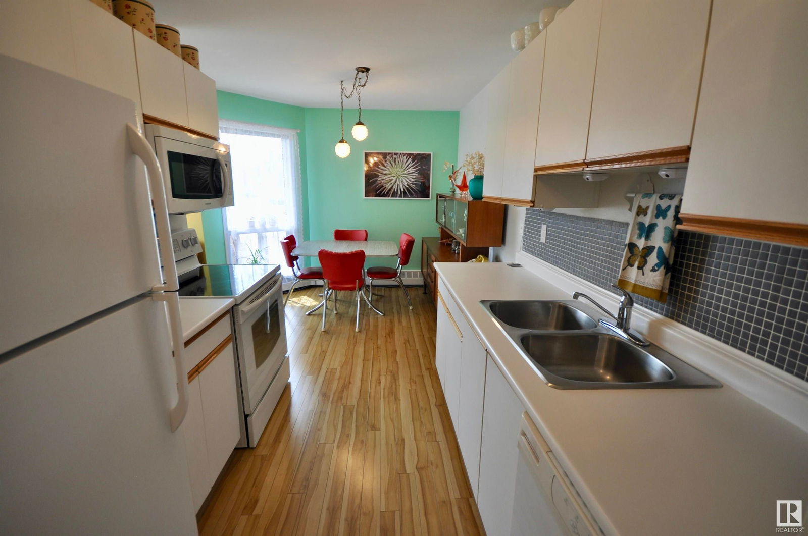 Listing Image 19