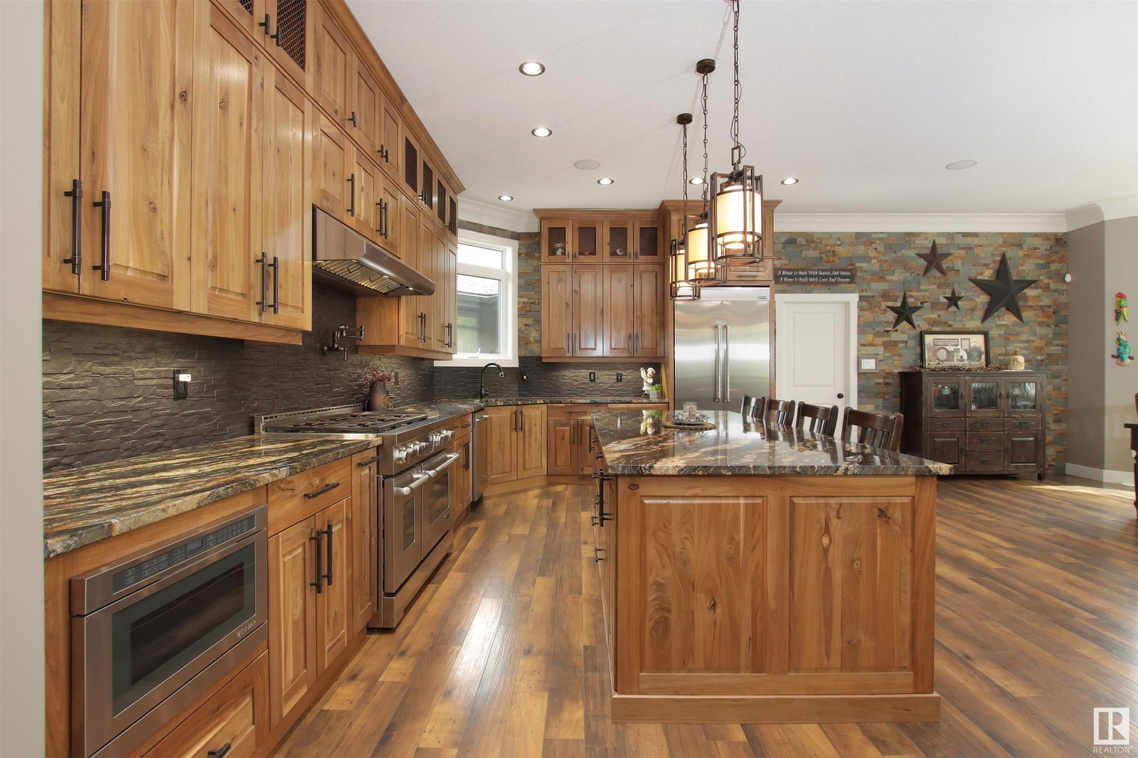 Listing Image 10
