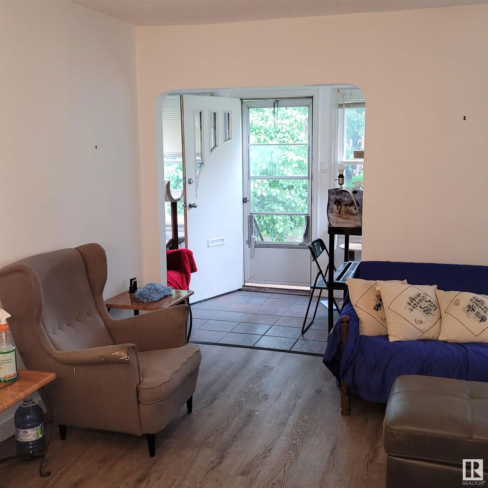 Listing Image 13