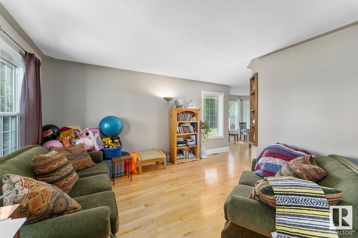 Listing Image 9