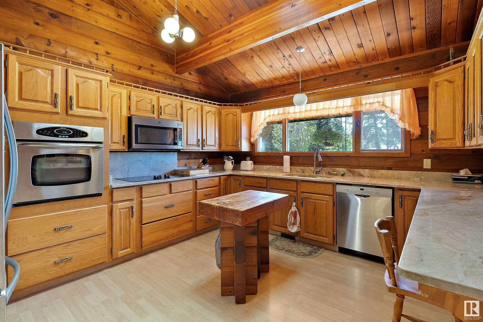 Listing Image 6