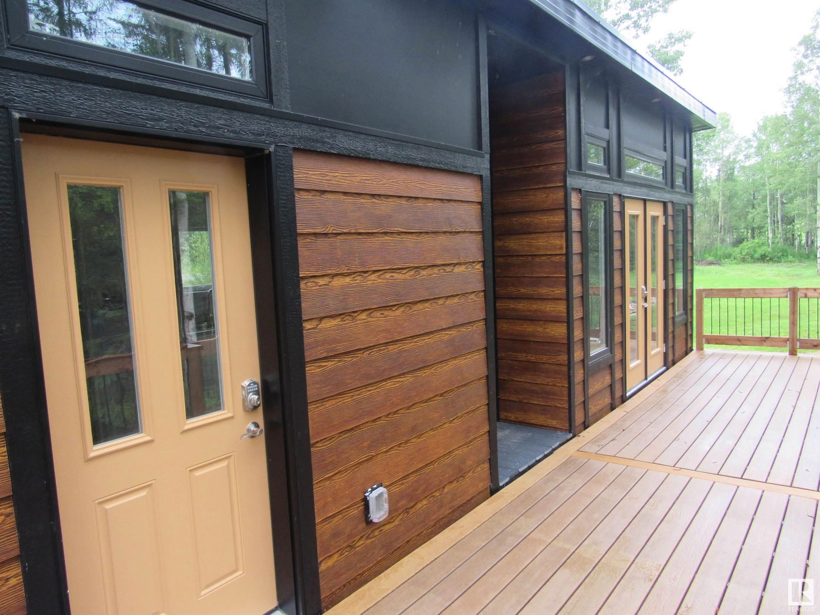 Listing Image 8