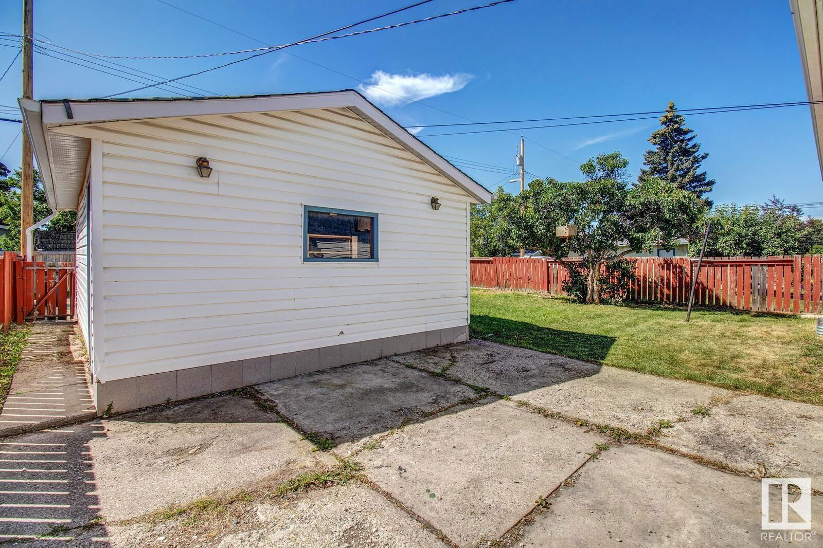 Listing Image 44