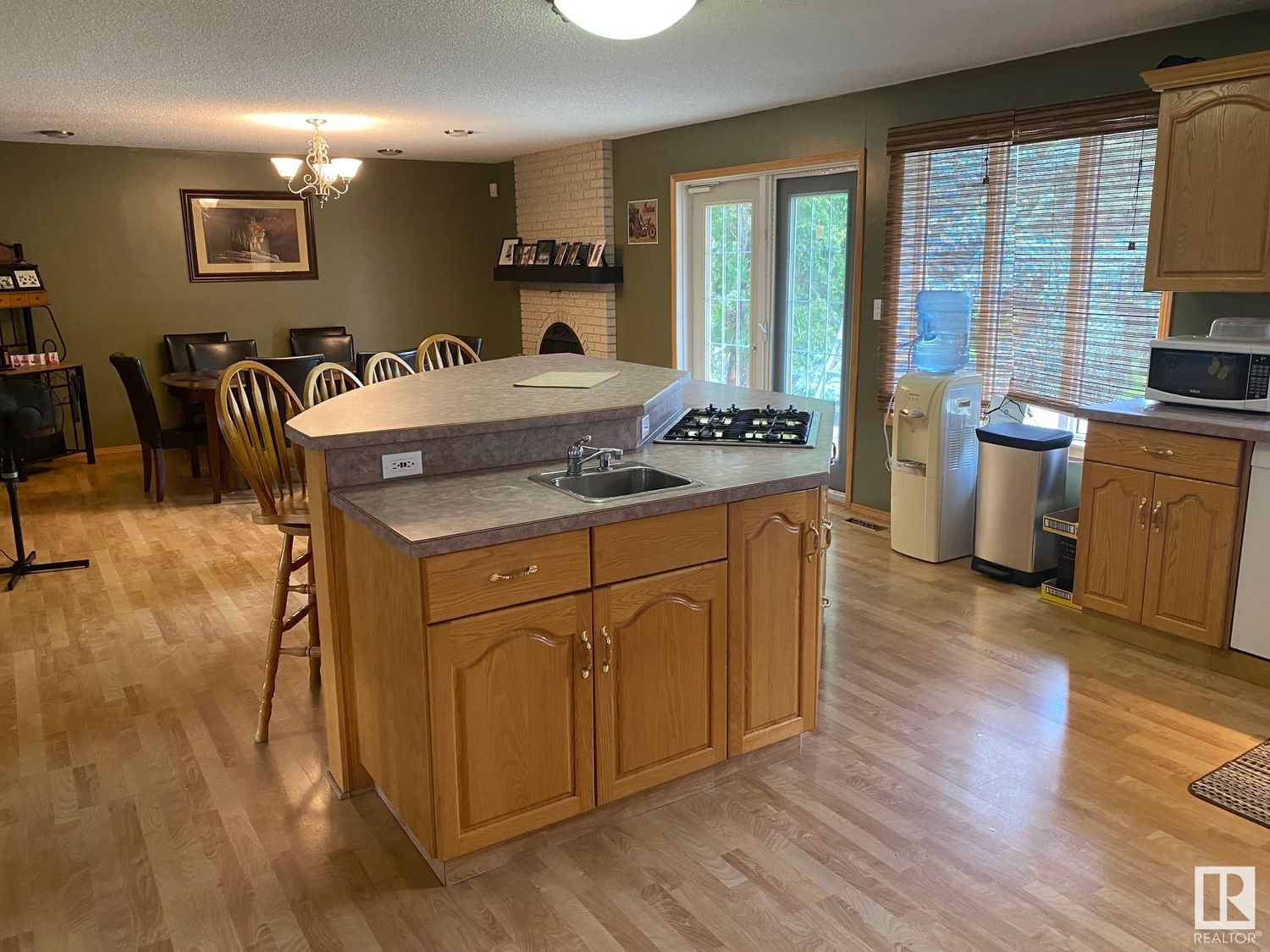 Listing Image 16
