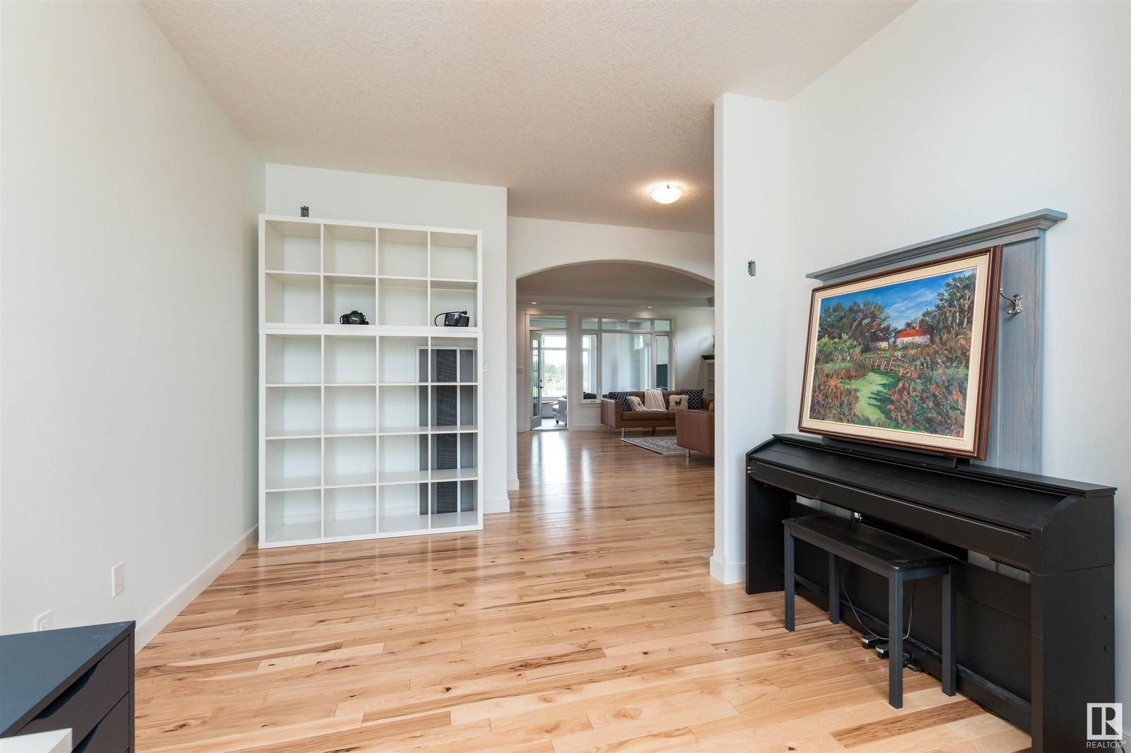 Listing Image 5
