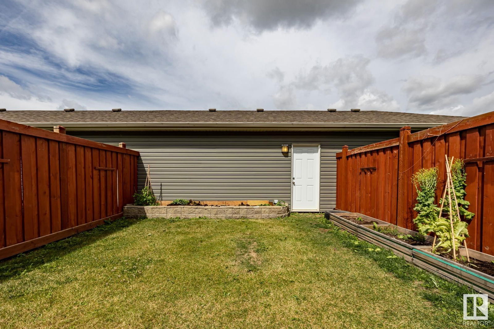 Listing Image 28