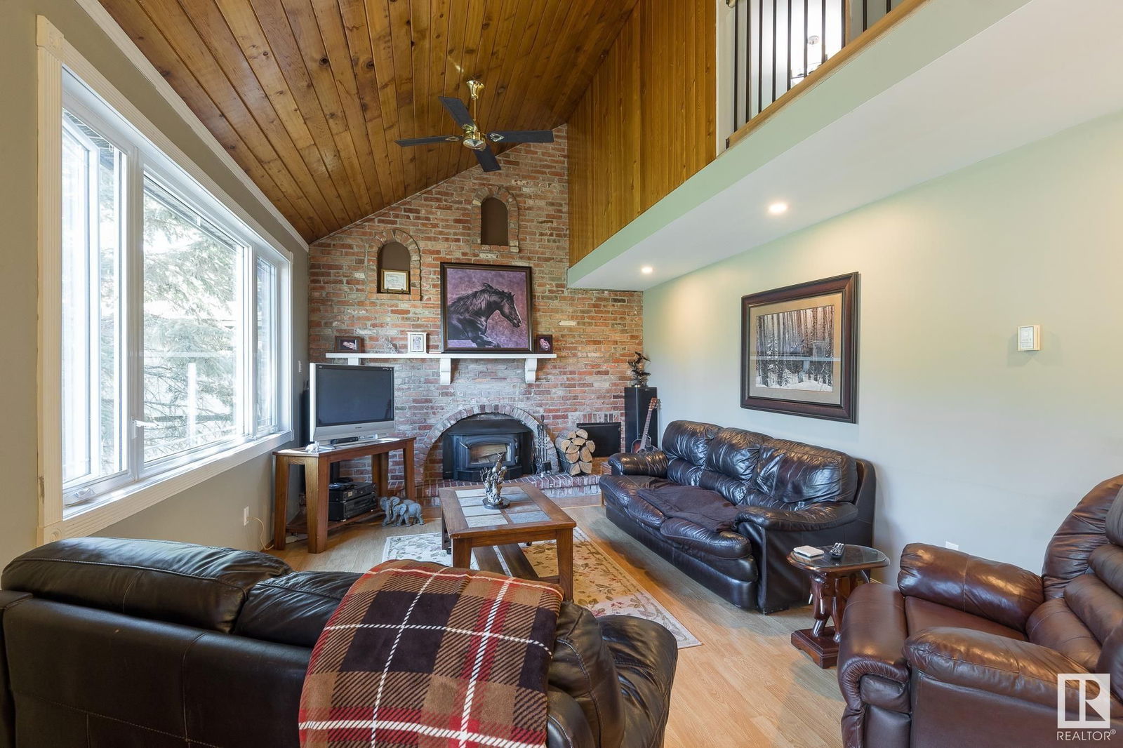 Listing Image 0