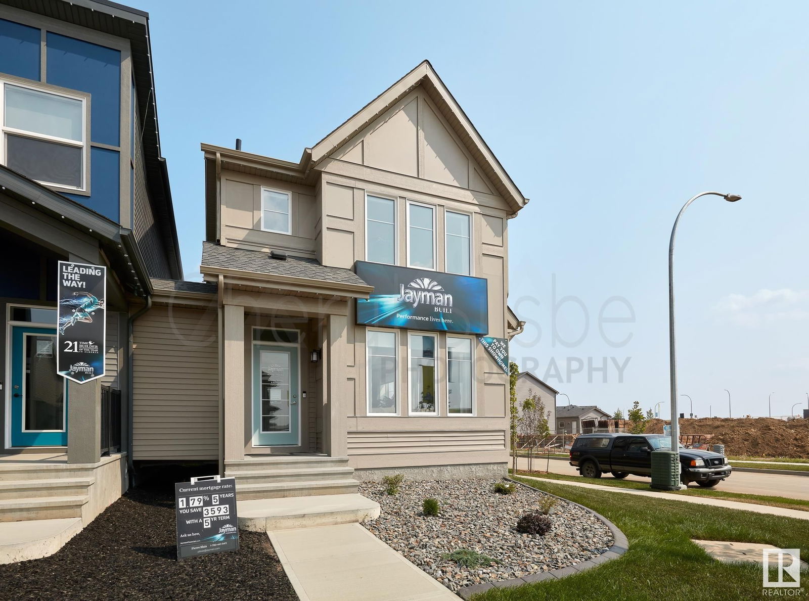 Listing Image 0