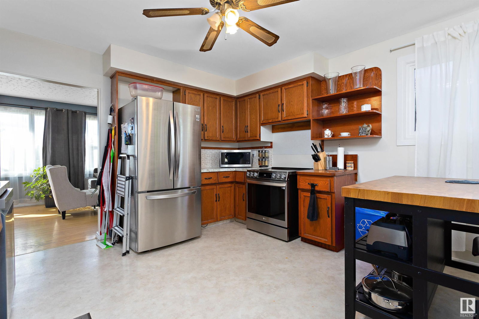 Listing Image 10
